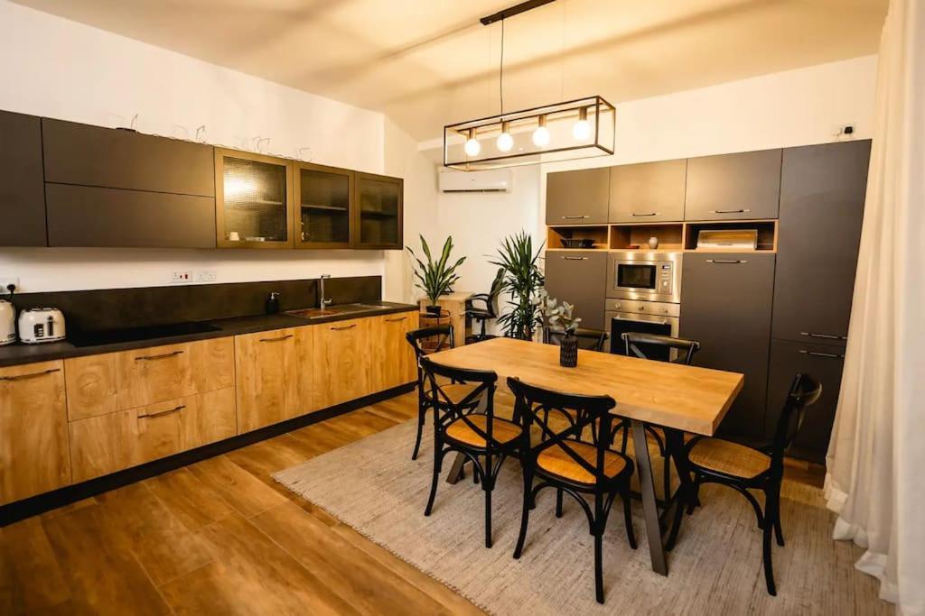 Luxurious & Stylish Penthouse With Private Pool Lejlighed Msida Eksteriør billede