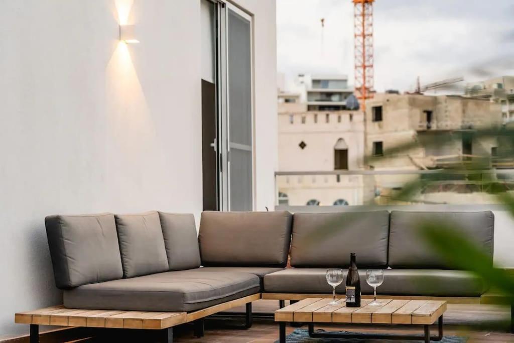 Luxurious & Stylish Penthouse With Private Pool Lejlighed Msida Eksteriør billede